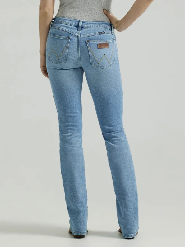 Ladies Retro Mae Jeans by Wrangler ~ Light Wash