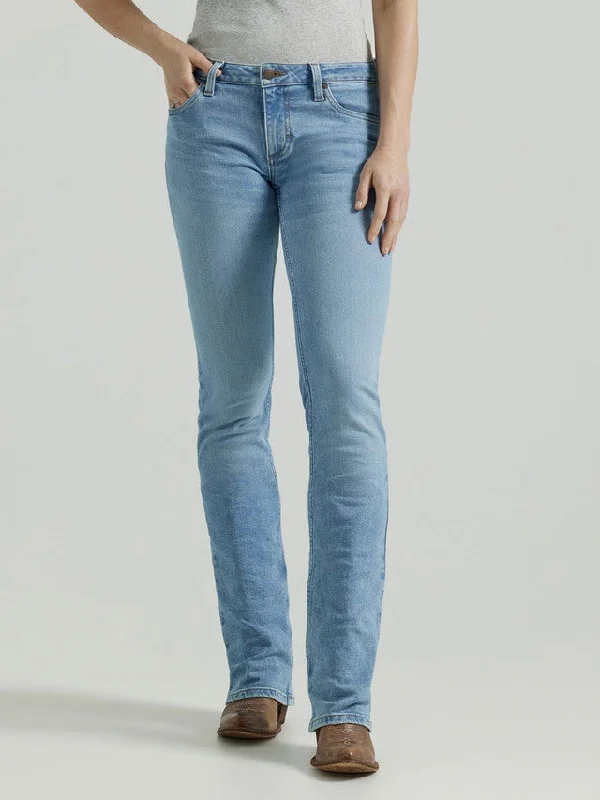 Ladies Retro Mae Jeans by Wrangler ~ Light Wash